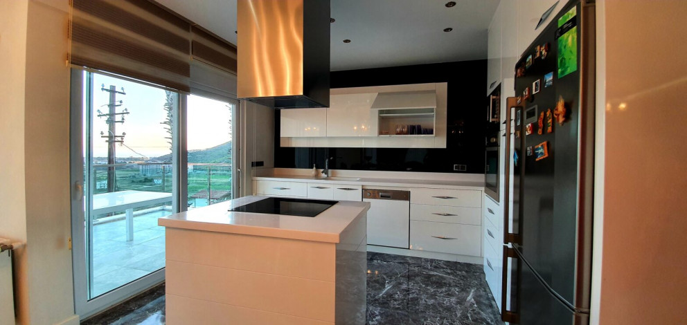 Вилла планировки 3+1, 370м2 с панорамным видом на море и горы, район Газипаша - Ракурс 18