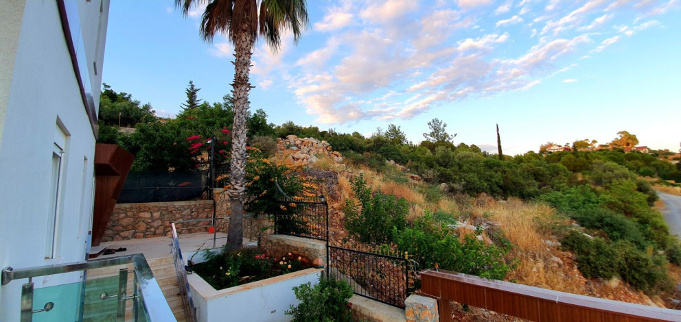 Вилла планировки 3+1, 370м2 с панорамным видом на море и горы, район Газипаша - Ракурс 28