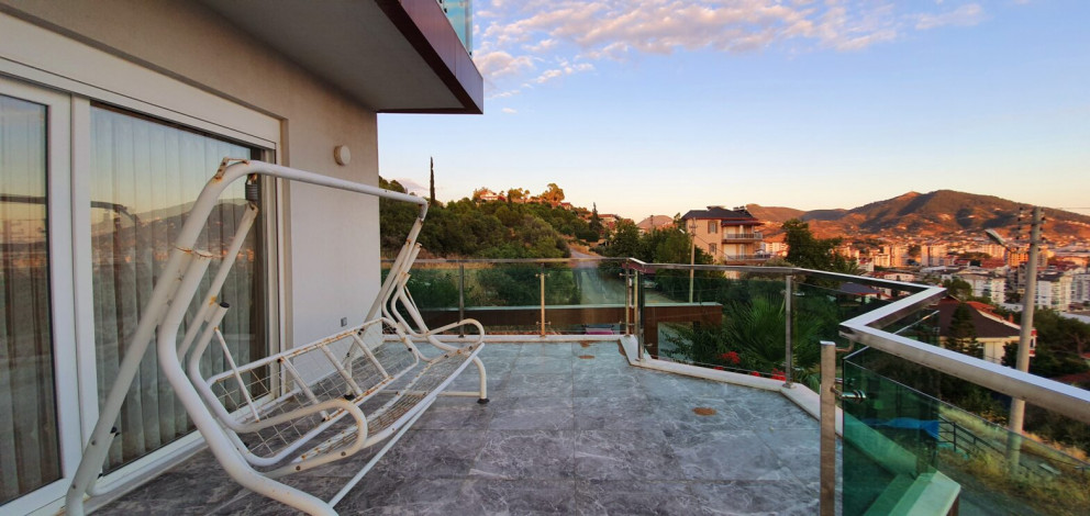 Вилла планировки 3+1, 370м2 с панорамным видом на море и горы, район Газипаша - Ракурс 32