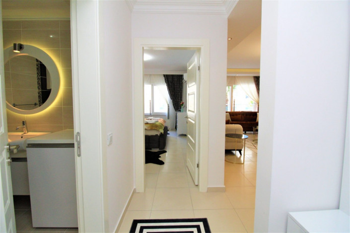 Шикарная квартира с мебелью  и бытовой техникой в 600 метрах от моря в Махмутларе, 70 м2 - Ракурс 5