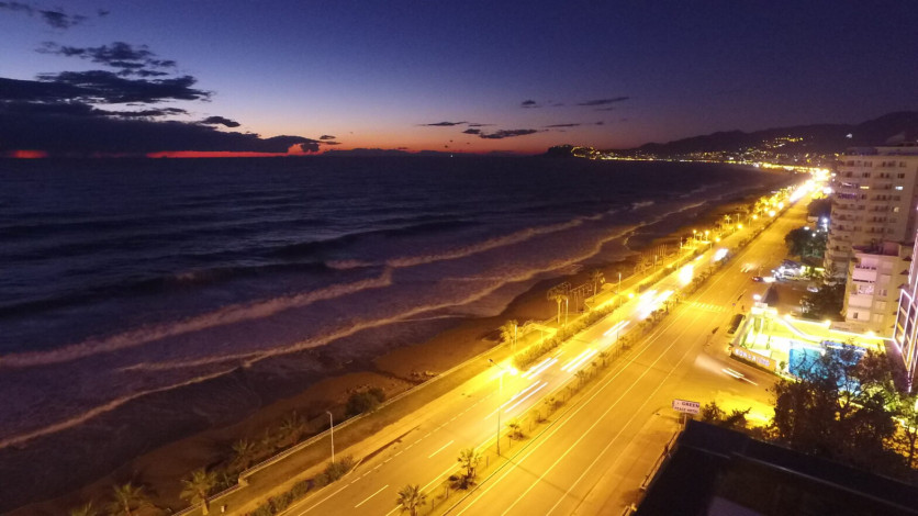 Апартаменты 1+1, 2+1, 3+1 в жилом комплексе на 1 береговой линии, район Махмутлар - Ракурс 8