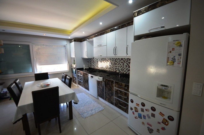 Квартира планировки 1+1, 75м2 с видом на горы, районе Кестель - Ракурс 20