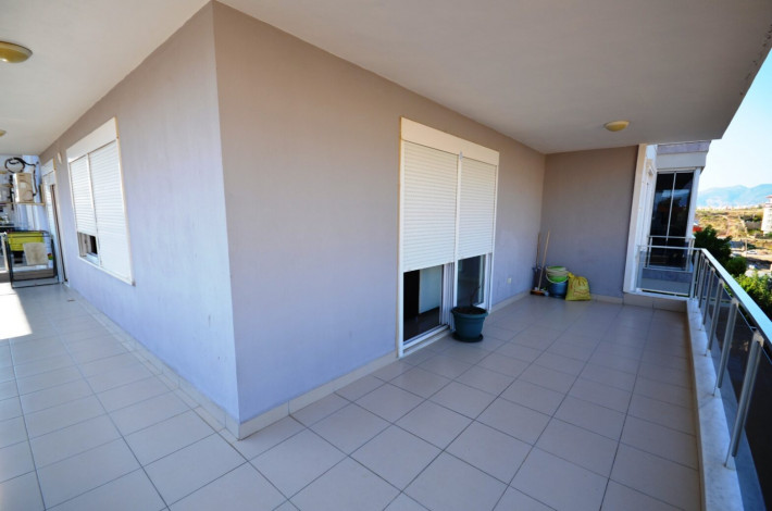 Квартира планировки 1+1, 75м2 с видом на горы, районе Кестель - Ракурс 26