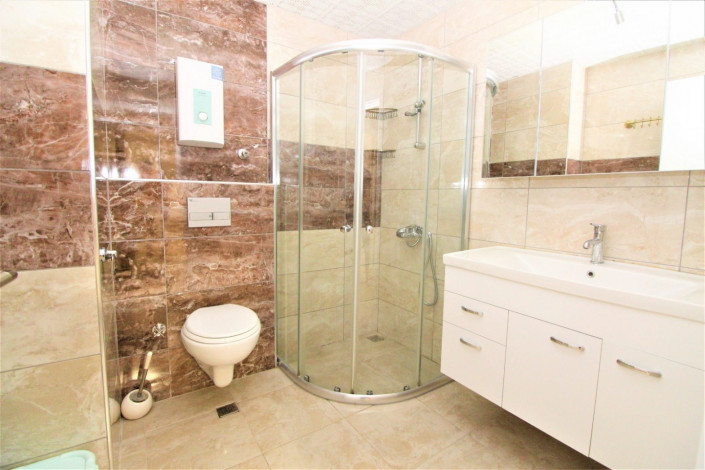 Двухкомнатная квартира с мебелью и техникой в Махмутларе, 77 м2 - Ракурс 17