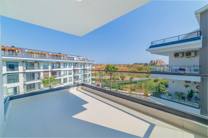 Просторные апартаменты 1+1 с роскошным дизайном мебелью в Кестель, 70м2 - Ракурс 15