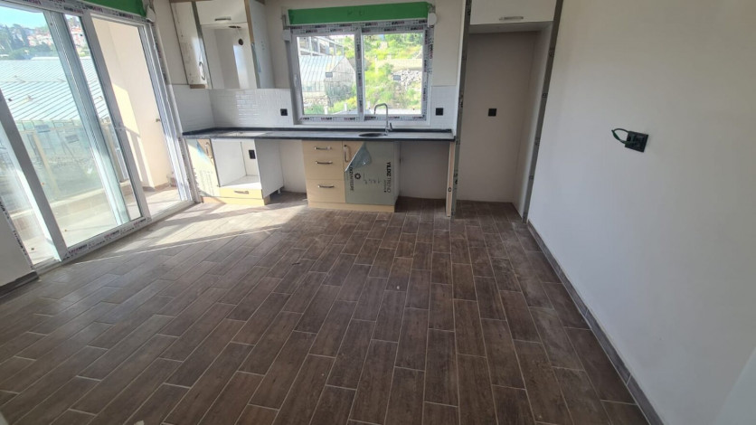 Квартира планировки 1+1, 65м2 с отдельной кухней, Газипаша, Аланья - Ракурс 2