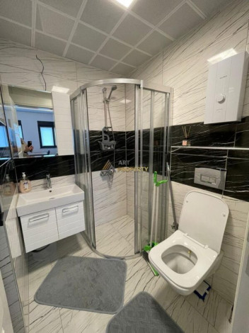 Уютная меблированная квартира планировки 1+1, 55м2 рядом с древним городом Наула, Махмутлар - Ракурс 4