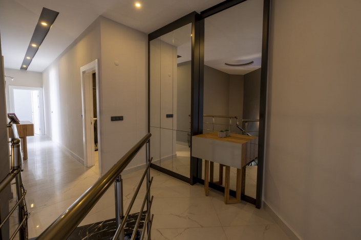 Меблированный пентхаус планировки 4+1 с видом на Средиземное море - Ракурс 17