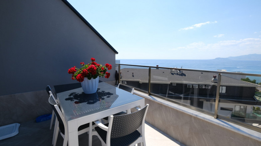 Меблированный пентхаус планировки 4+1 с видом на Средиземное море - Ракурс 21