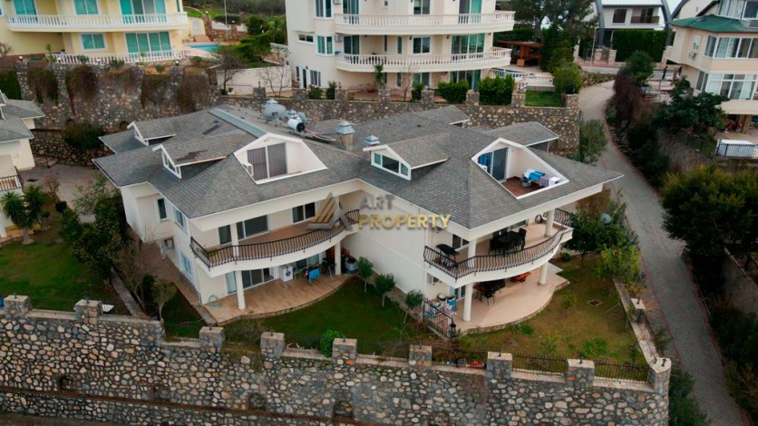 Двухэтажная вилла планировки 2+1, 180м2 с видом на море, район Каргыджак - Ракурс 7