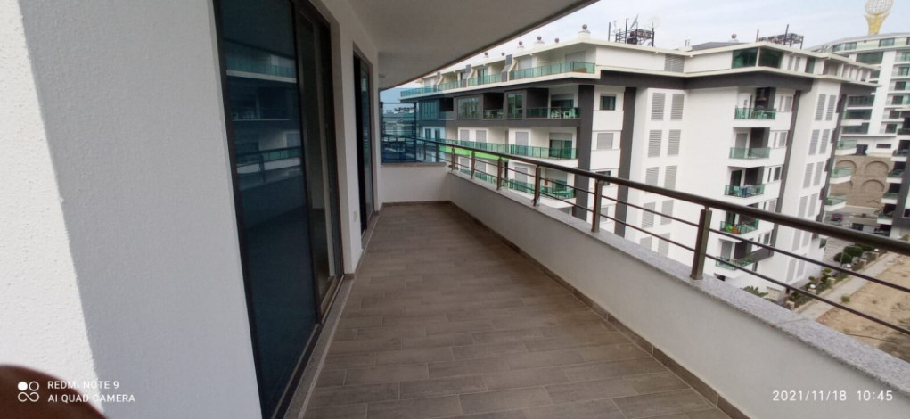 Шикарный пентхаус планировки 4+1 с видом на горы и море, Каргыджак - Ракурс 30