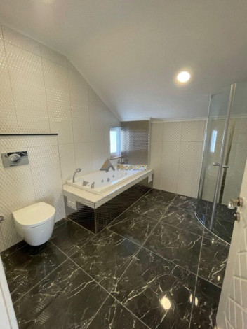 Вилла 4+2 класса люкс в престижном районе Бекташ - Ракурс 2