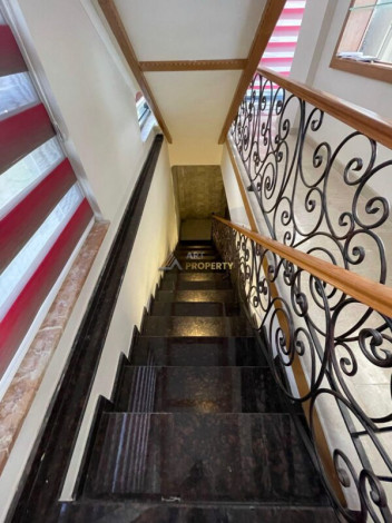 Вилла 4+2 класса люкс в престижном районе Бекташ - Ракурс 10