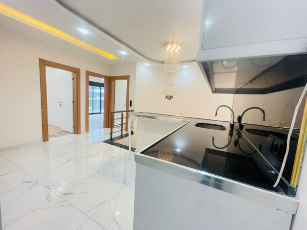 Просторный пентхаус планировки 6+1, 375м2 в районе Оба - Ракурс 4