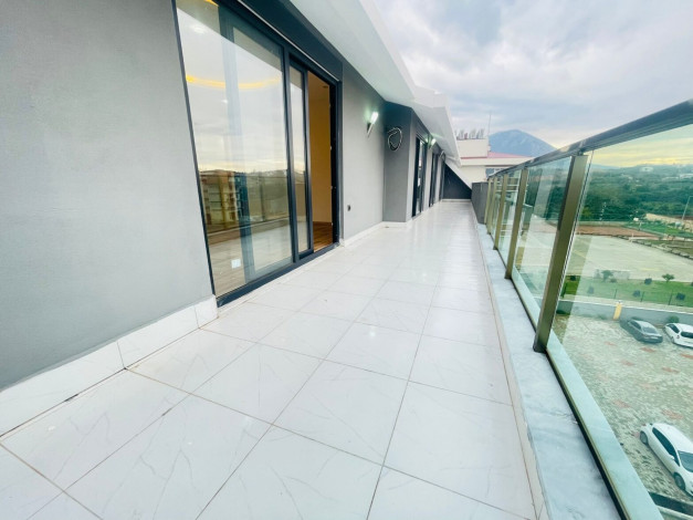 Просторный пентхаус планировки 6+1, 375м2 в районе Оба - Ракурс 36