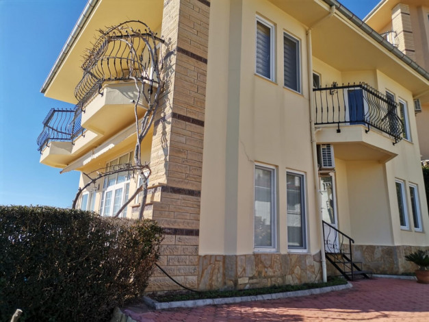 Вилла 3+1 с видом на море в популярном комплексе, район Каргыджак - Ракурс 24