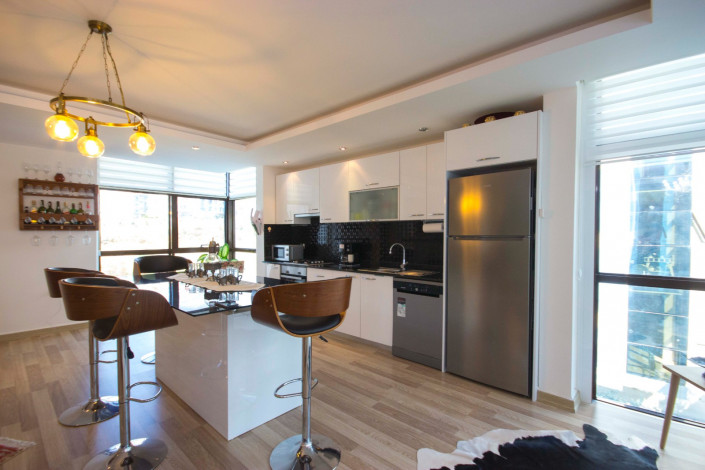 Двухуровневая квартира 4+1 вблизи от моря в районе Кестель, 225 м2 - Ракурс 6