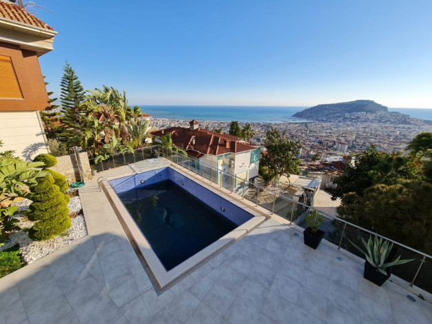 Отличная вилла планировки 4+1, 375м2 с видом на море, район Бекташ, Аланья - Ракурс 9