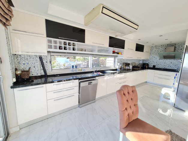 Отличная вилла планировки 4+1, 375м2 с видом на море, район Бекташ, Аланья - Ракурс 20