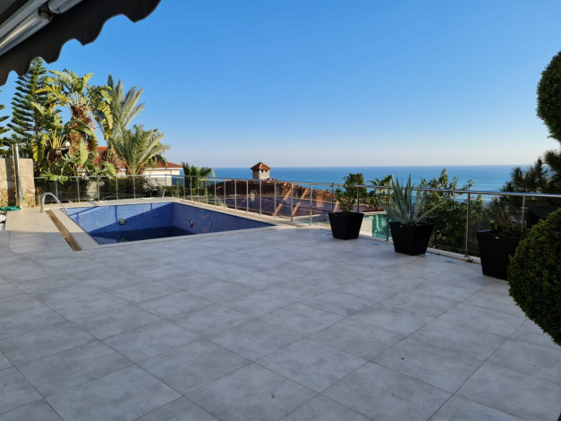 Отличная вилла планировки 4+1, 375м2 с видом на море, район Бекташ, Аланья - Ракурс 23