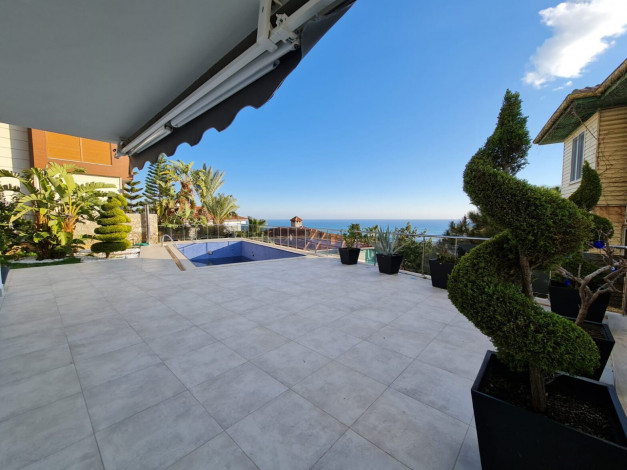 Отличная вилла планировки 4+1, 375м2 с видом на море, район Бекташ, Аланья - Ракурс 30