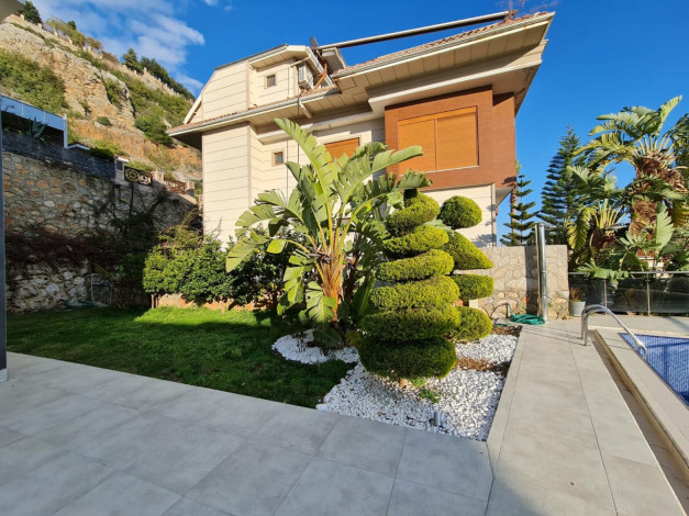 Отличная вилла планировки 4+1, 375м2 с видом на море, район Бекташ, Аланья - Ракурс 38