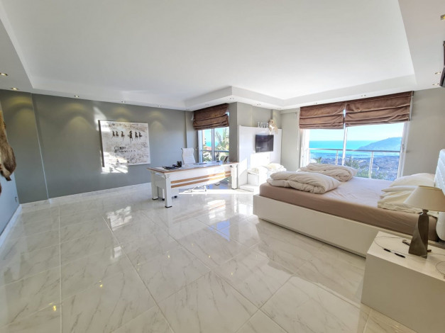 Отличная вилла планировки 4+1, 375м2 с видом на море, район Бекташ, Аланья - Ракурс 49