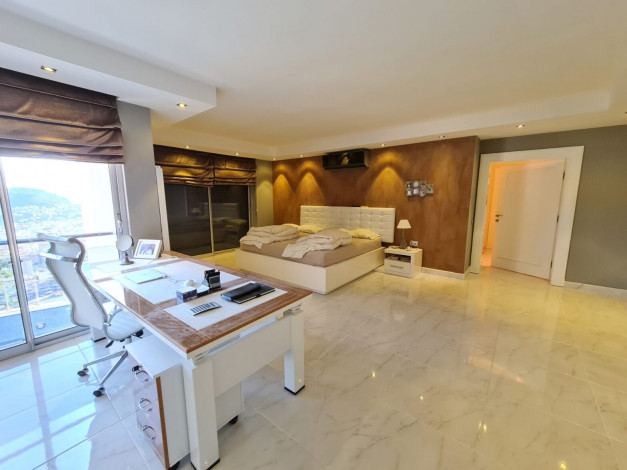 Отличная вилла планировки 4+1, 375м2 с видом на море, район Бекташ, Аланья - Ракурс 52