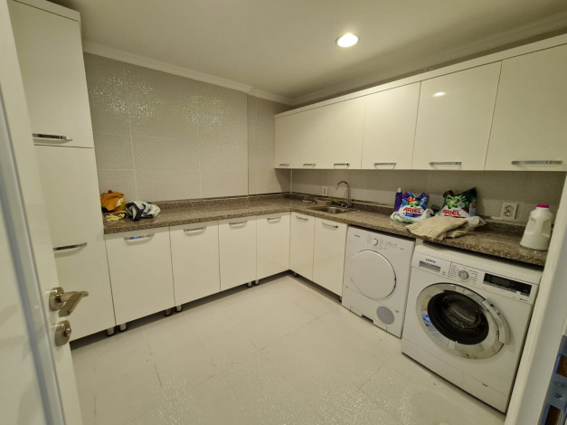 Отличная вилла планировки 4+1, 375м2 с видом на море, район Бекташ, Аланья - Ракурс 63