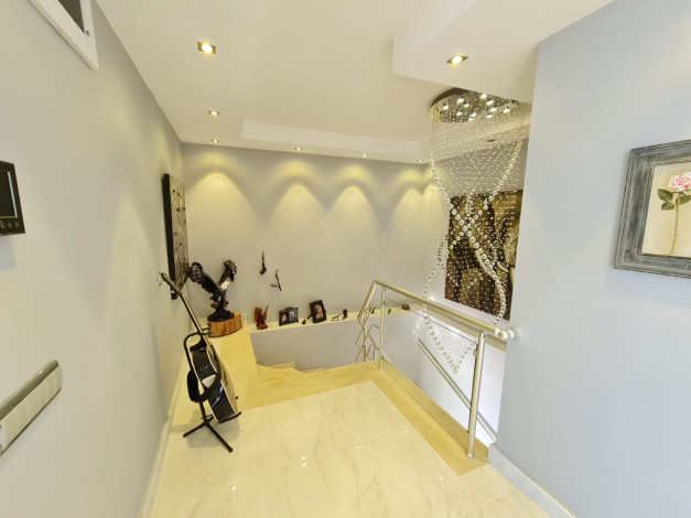 Отличная вилла планировки 4+1, 375м2 с видом на море, район Бекташ, Аланья - Ракурс 66