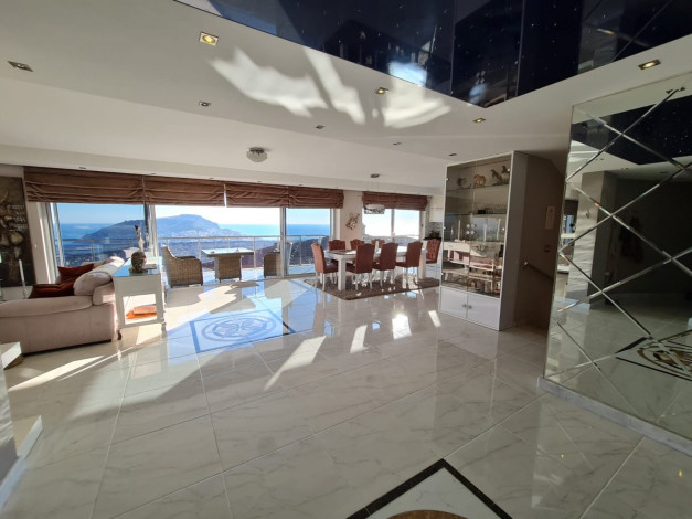 Отличная вилла планировки 4+1, 375м2 с видом на море, район Бекташ, Аланья - Ракурс 68