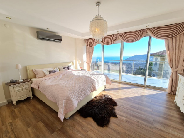 Отличная вилла планировки 4+1, 375м2 с видом на море, район Бекташ, Аланья - Ракурс 70