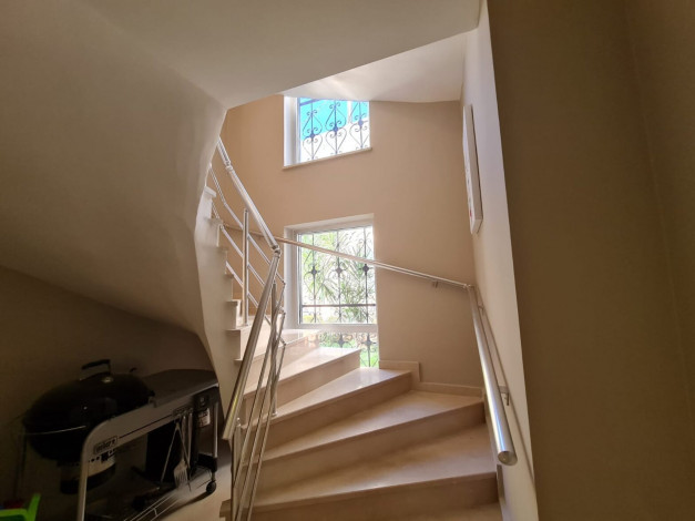 Отличная вилла планировки 4+1, 375м2 с видом на море, район Бекташ, Аланья - Ракурс 73