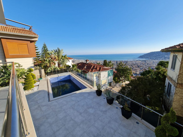 Отличная вилла планировки 4+1, 375м2 с видом на море, район Бекташ, Аланья - Ракурс 75