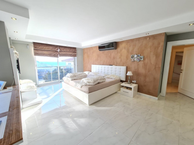 Отличная вилла планировки 4+1, 375м2 с видом на море, район Бекташ, Аланья - Ракурс 77