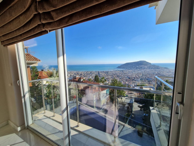 Отличная вилла планировки 4+1, 375м2 с видом на море, район Бекташ, Аланья - Ракурс 84