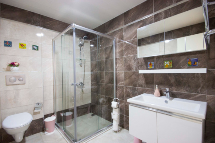 Двухуровневая квартира 4+1 вблизи от моря в районе Кестель, 225 м2 - Ракурс 9