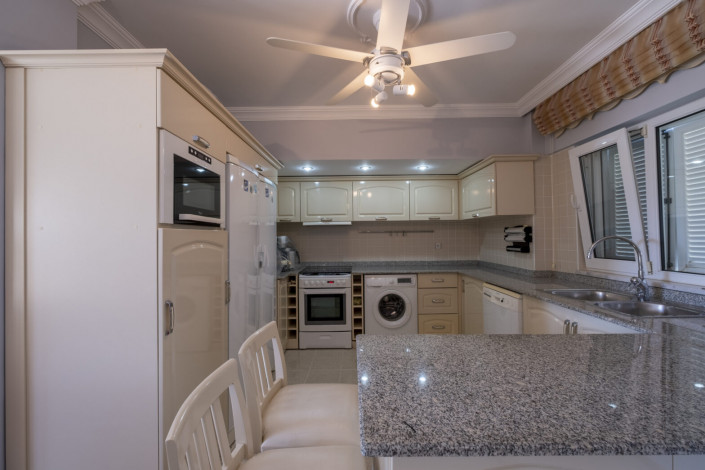 Вилла планировки 4+1, 200м2 в районе Окуджалар - Ракурс 2