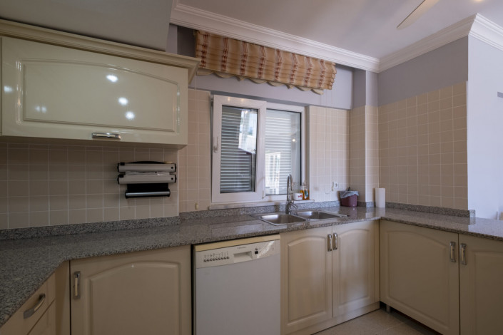 Вилла планировки 4+1, 200м2 в районе Окуджалар - Ракурс 5