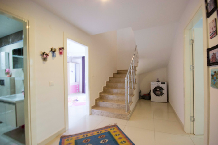 Двухуровневая квартира 4+1 вблизи от моря в районе Кестель, 225 м2 - Ракурс 15