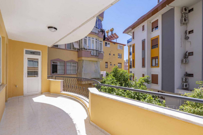 Уютная просторная квартира планировки 3+1, 150м2 в центральной части города Аланья - Ракурс 2