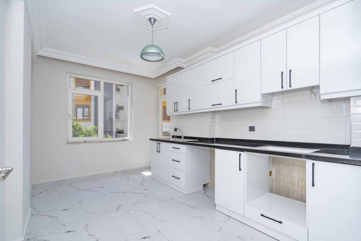 Уютная просторная квартира планировки 3+1, 150м2 в центральной части города Аланья - Ракурс 3