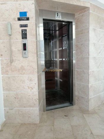 Трехкомнатная меблированная квартира в Обе, 100 м2 - Ракурс 2