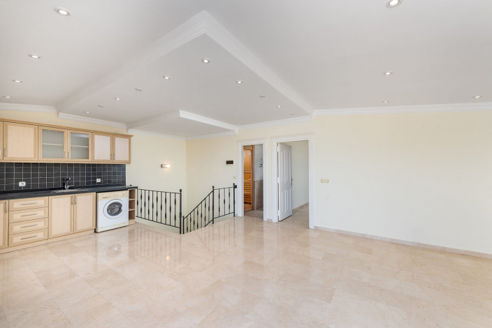 Пентхаус планировки 4+2, 340м2 с видом на море, район Авсаллар - Ракурс 5