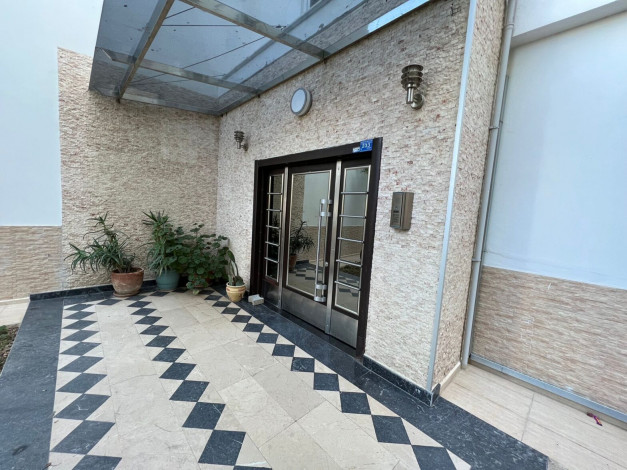 Большая меблированная квартира планировки 1+1, 80м2 с видом на море, Махмутлар - Ракурс 5