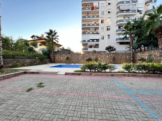 Квартира планировки 3+1, 185м2 с отдельной кухней с видом на море и крепость, центр Алании - Ракурс 3