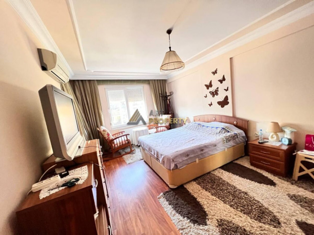 Квартира планировки 3+1, 185м2 с отдельной кухней с видом на море и крепость, центр Алании - Ракурс 5