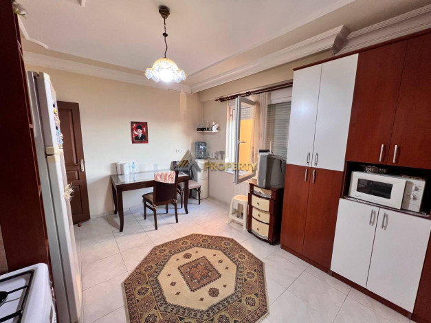 Квартира планировки 3+1, 185м2 с отдельной кухней с видом на море и крепость, центр Алании - Ракурс 17