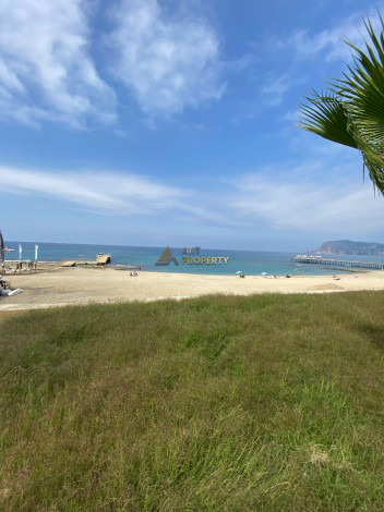 Большая квартира планировки 4+1, 220м2 c видом на море в районе Оба - Ракурс 2