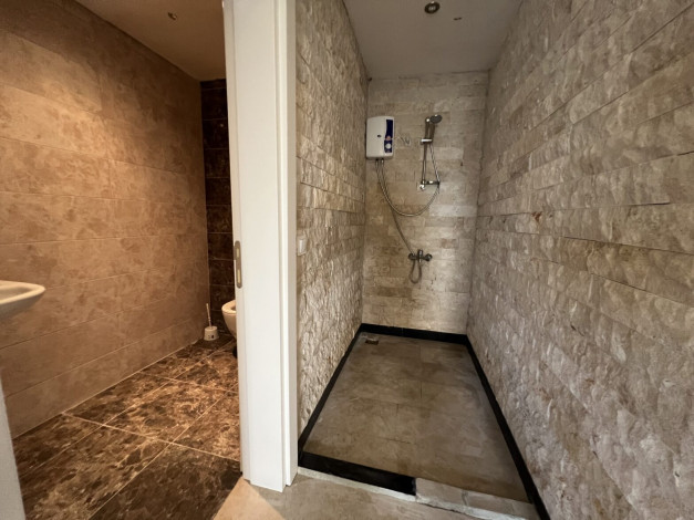 Уютная квартира планировки 1+1 в районе Кестель - Ракурс 8